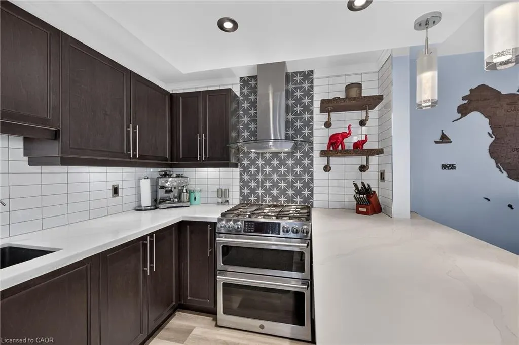 4377 Beverley Crescent
