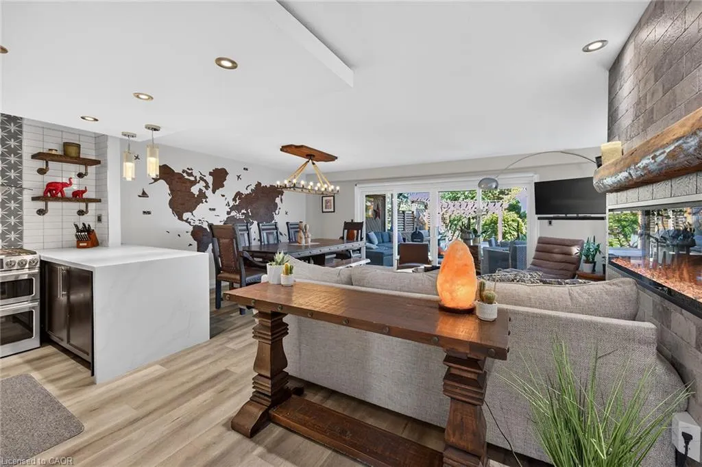 4377 Beverley Crescent