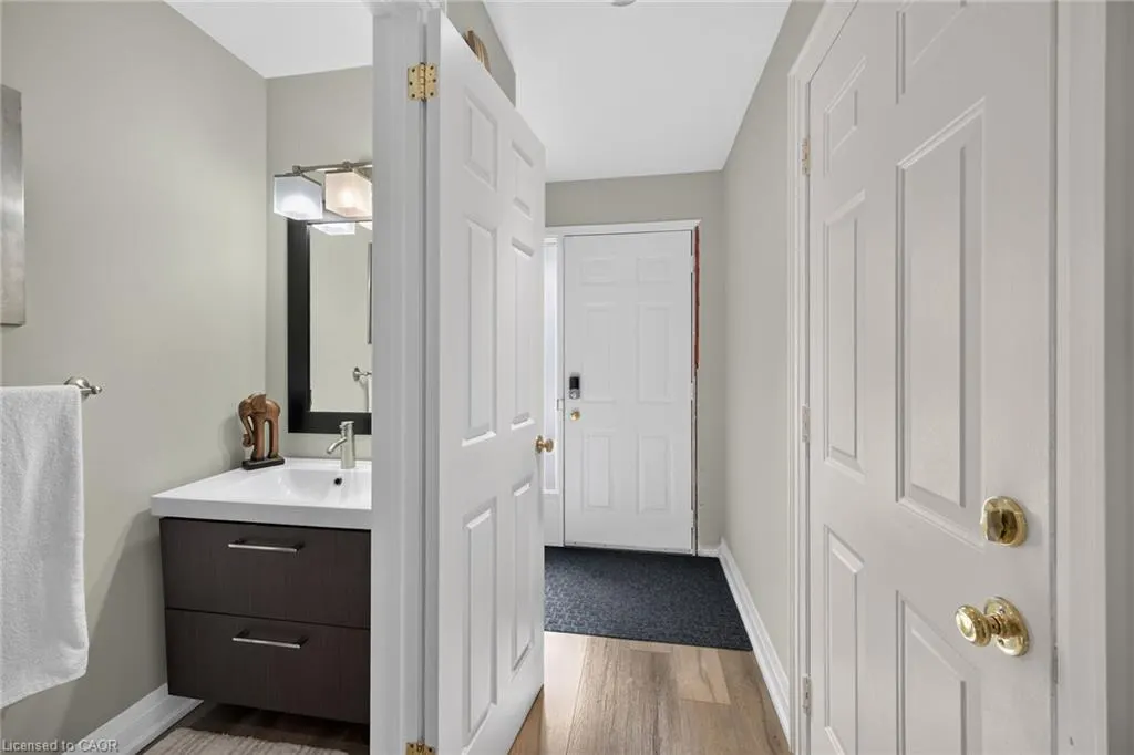 4377 Beverley Crescent