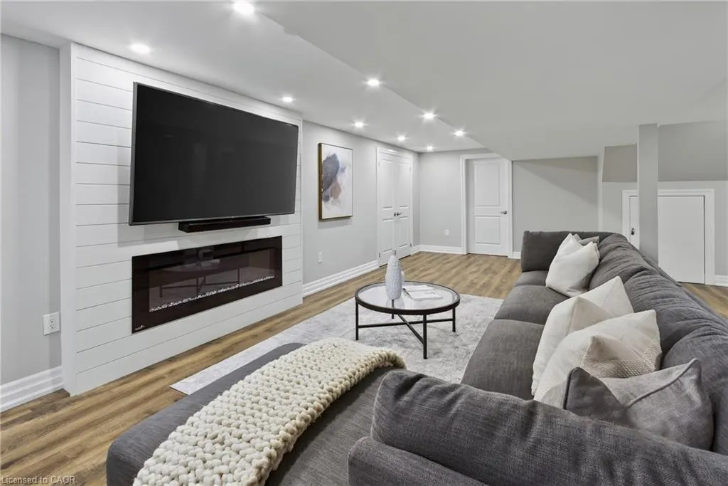 3523 Kingbird Court