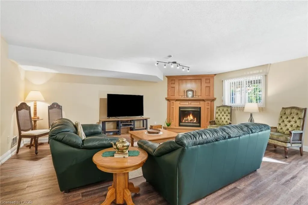 9 Kinsman Court S