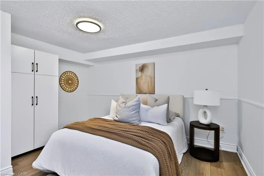 38 Deerhurst Road