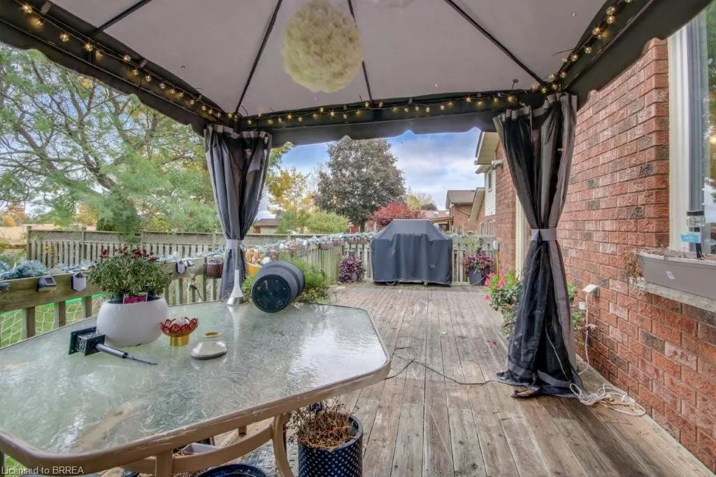 72 Lynden Hill Crescent