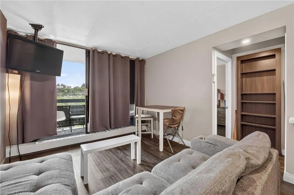 150 Charlton Avenue E #2905