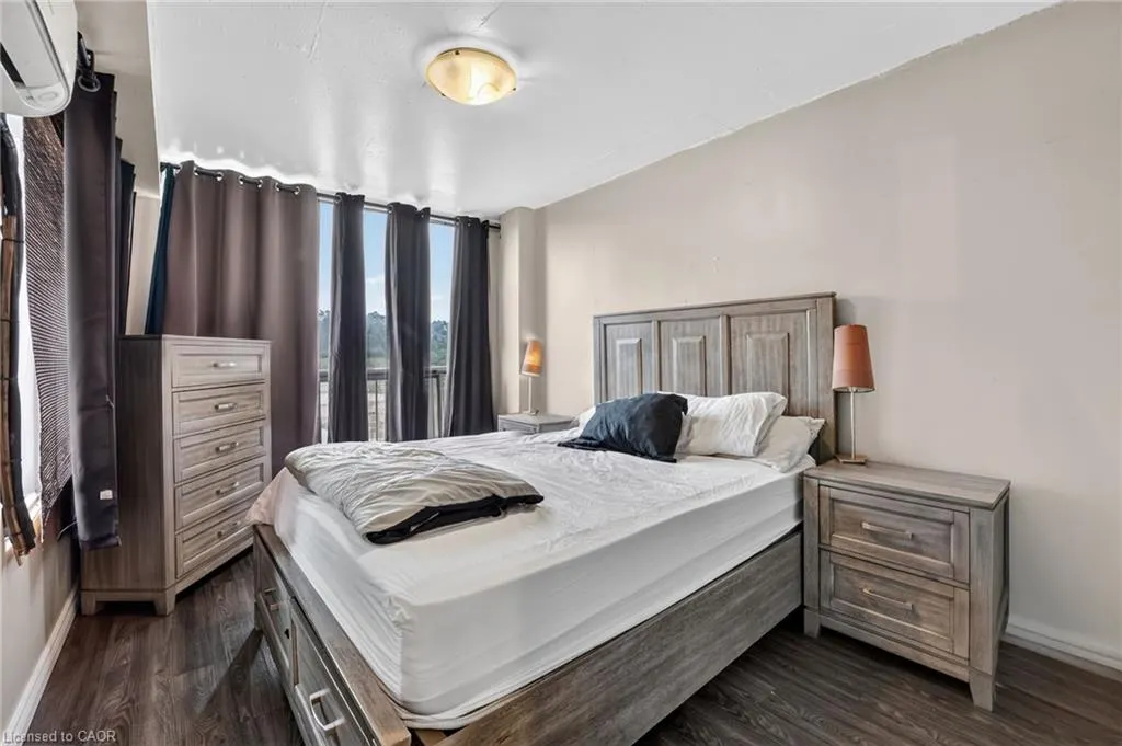 150 Charlton Avenue E #2905