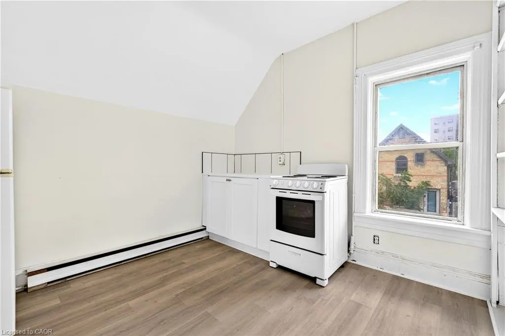 15 Warnock Street #Upper