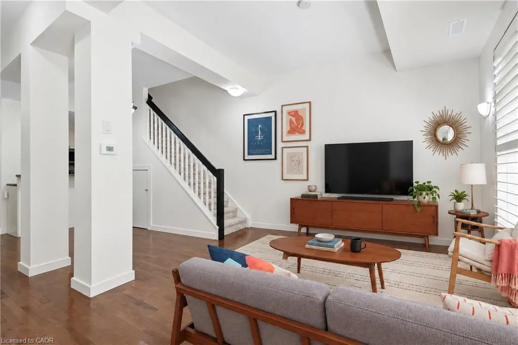 49 Ontario Street #8