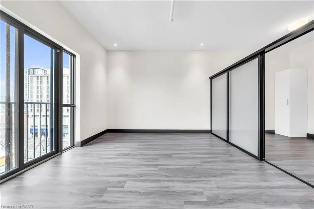 121 King Street E #605