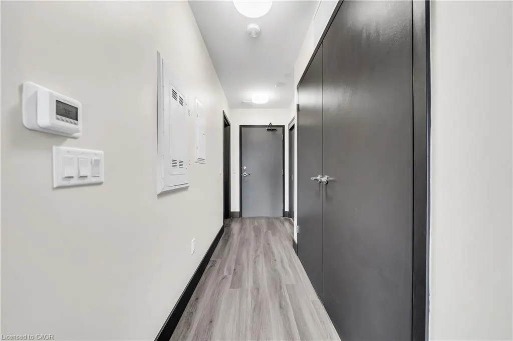121 King Street E #605