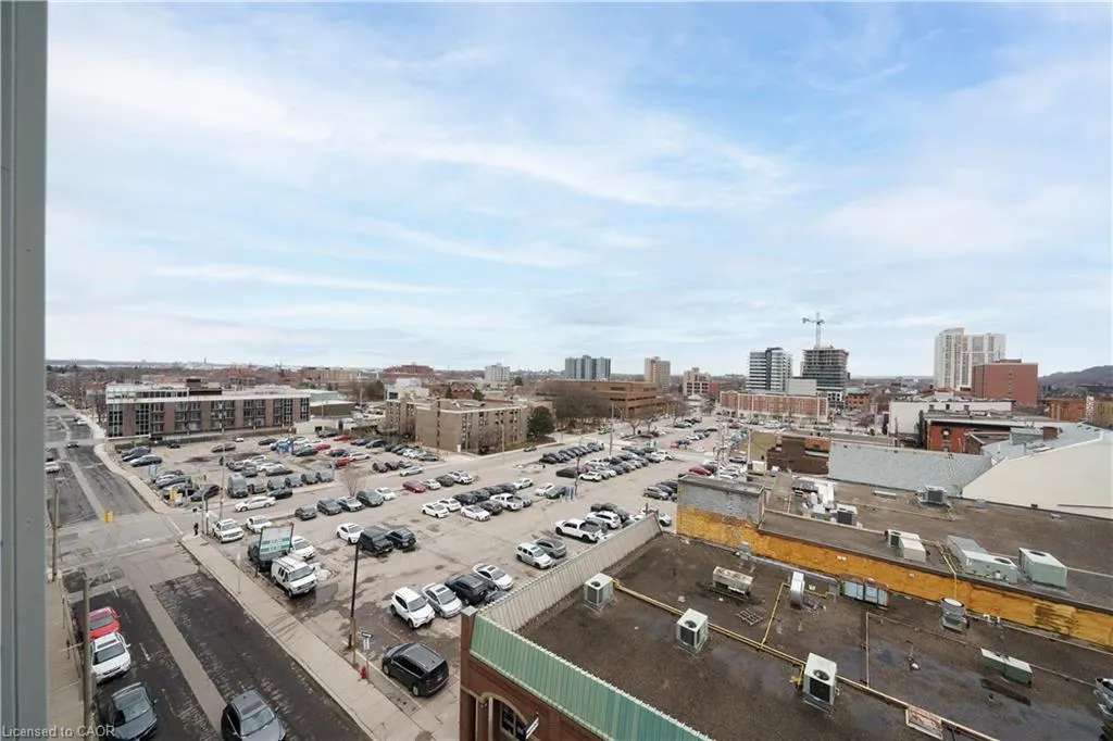 121 King Street E #605
