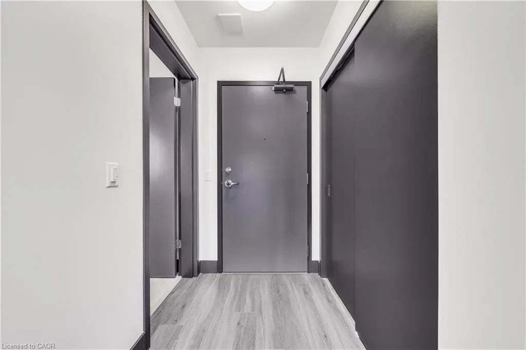 121 King Street E #605