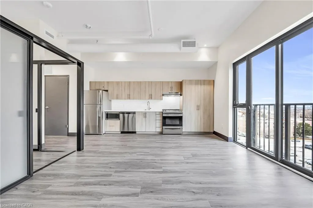 121 King Street E #605