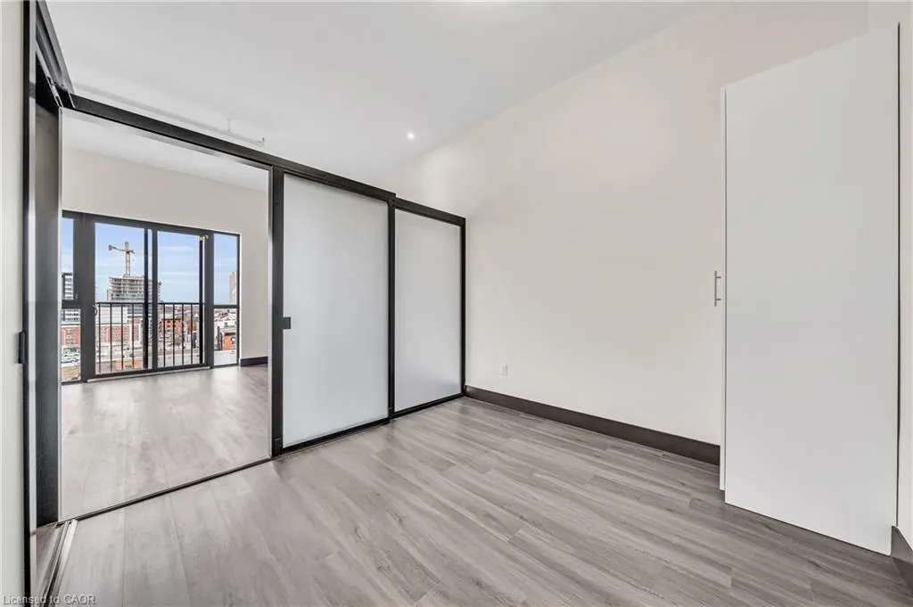 121 King Street E #605