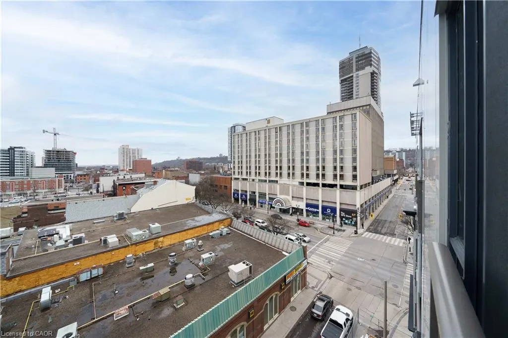 121 King Street E #605