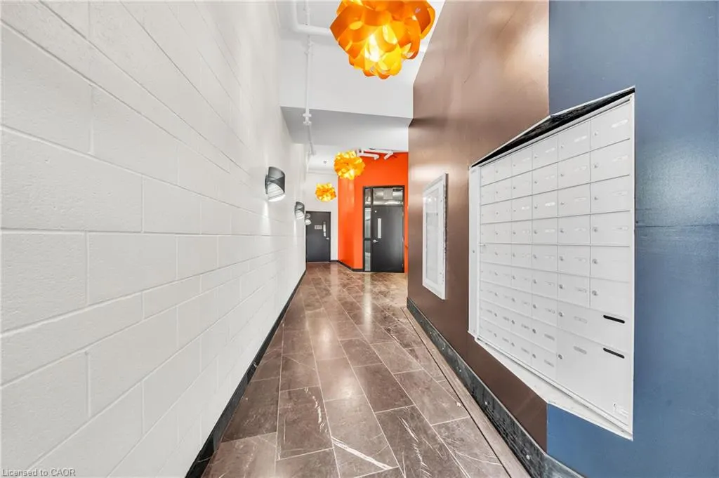 121 King Street E #605
