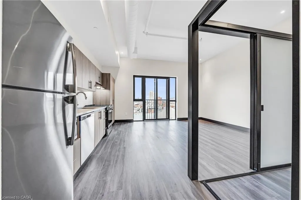 121 King Street E #605