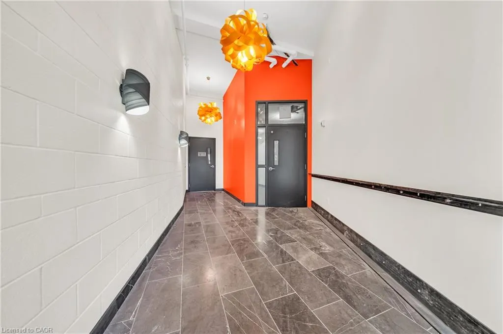 121 King Street E #605