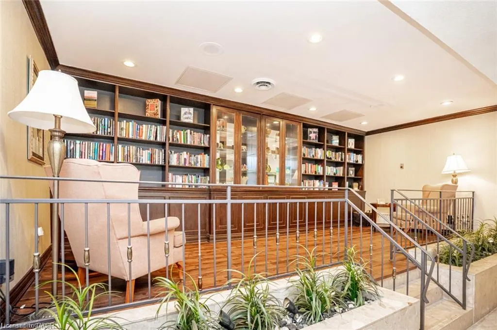 33 Weldrick Road E #209