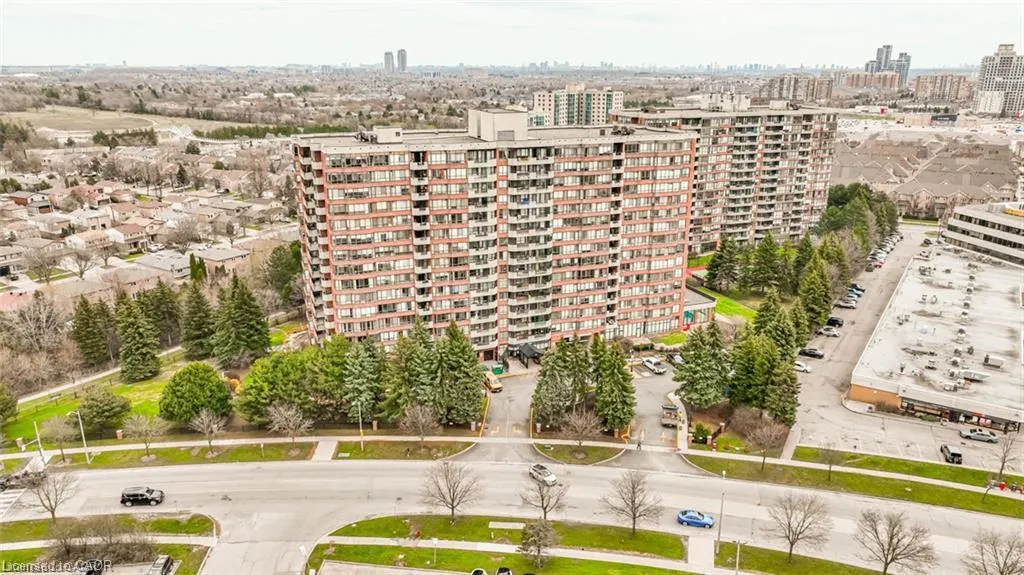 33 Weldrick Road E #209