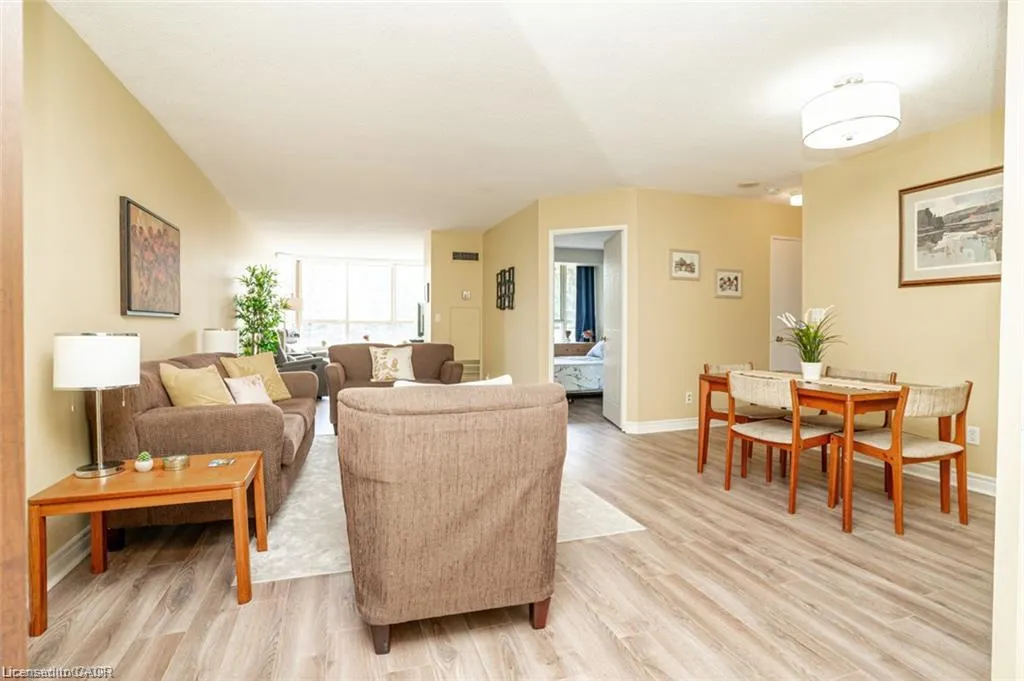 33 Weldrick Road E #209