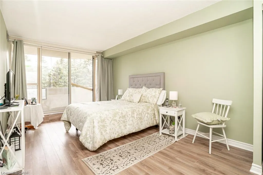 33 Weldrick Road E #209