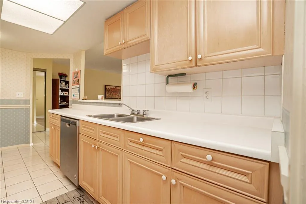 33 Weldrick Road E #209