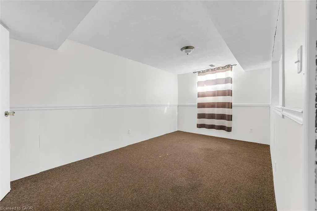 16 Crystal Court