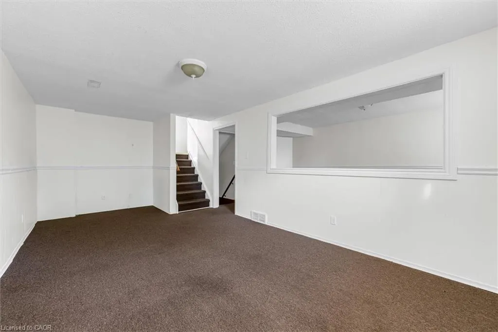 16 Crystal Court