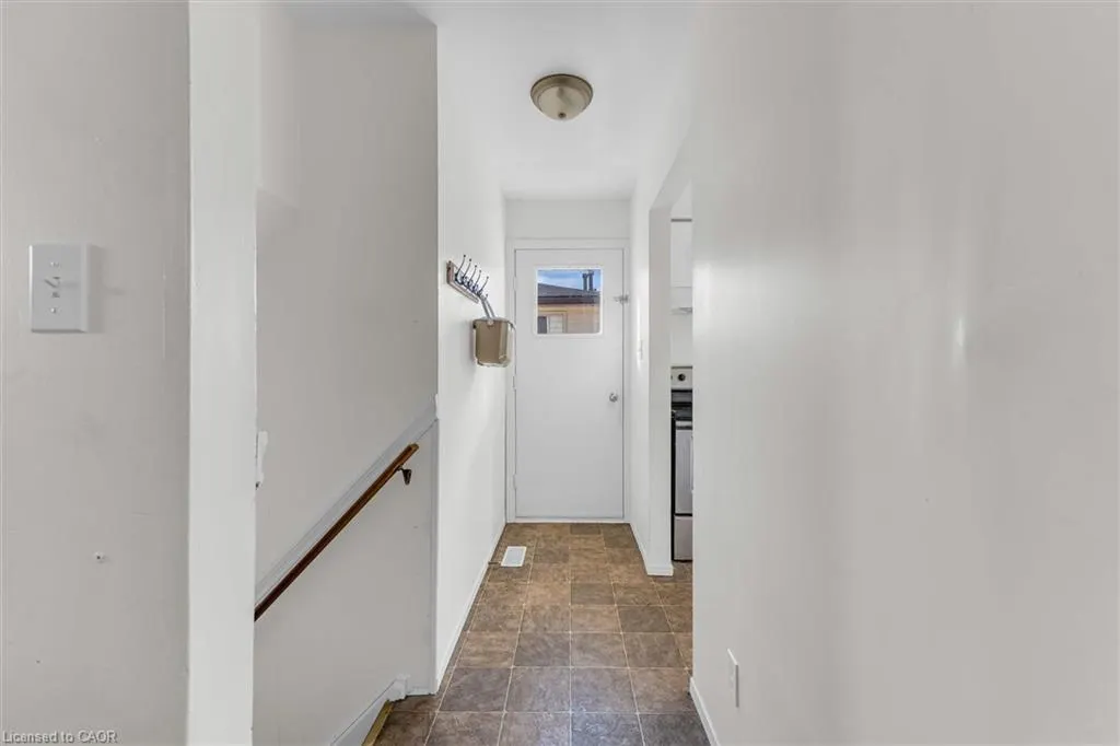16 Crystal Court