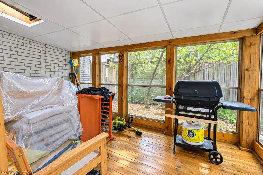 22 Clarke Street W