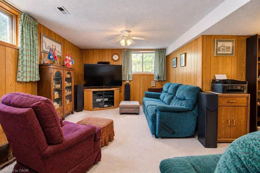 22 Clarke Street W