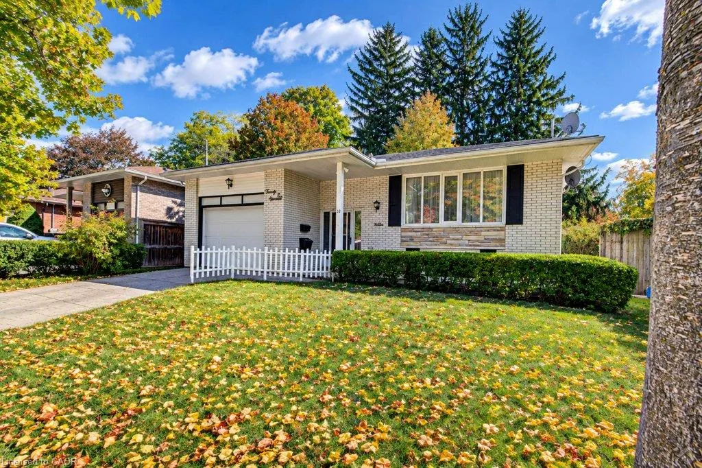 22 Clarke Street W