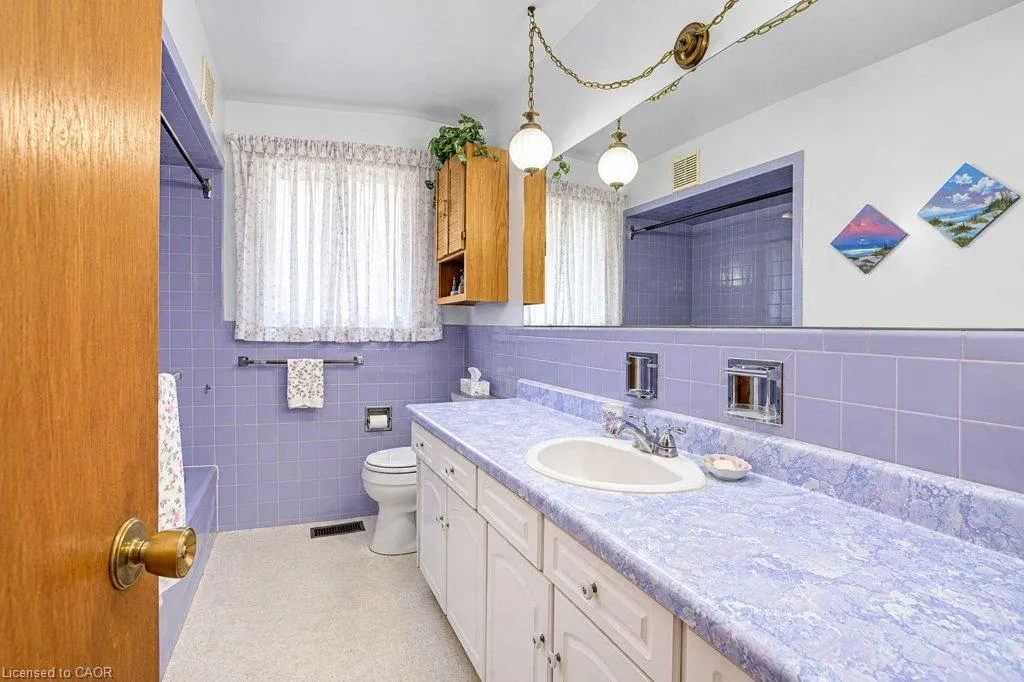 22 Clarke Street W