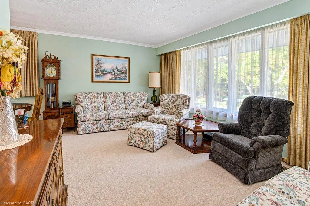 22 Clarke Street W