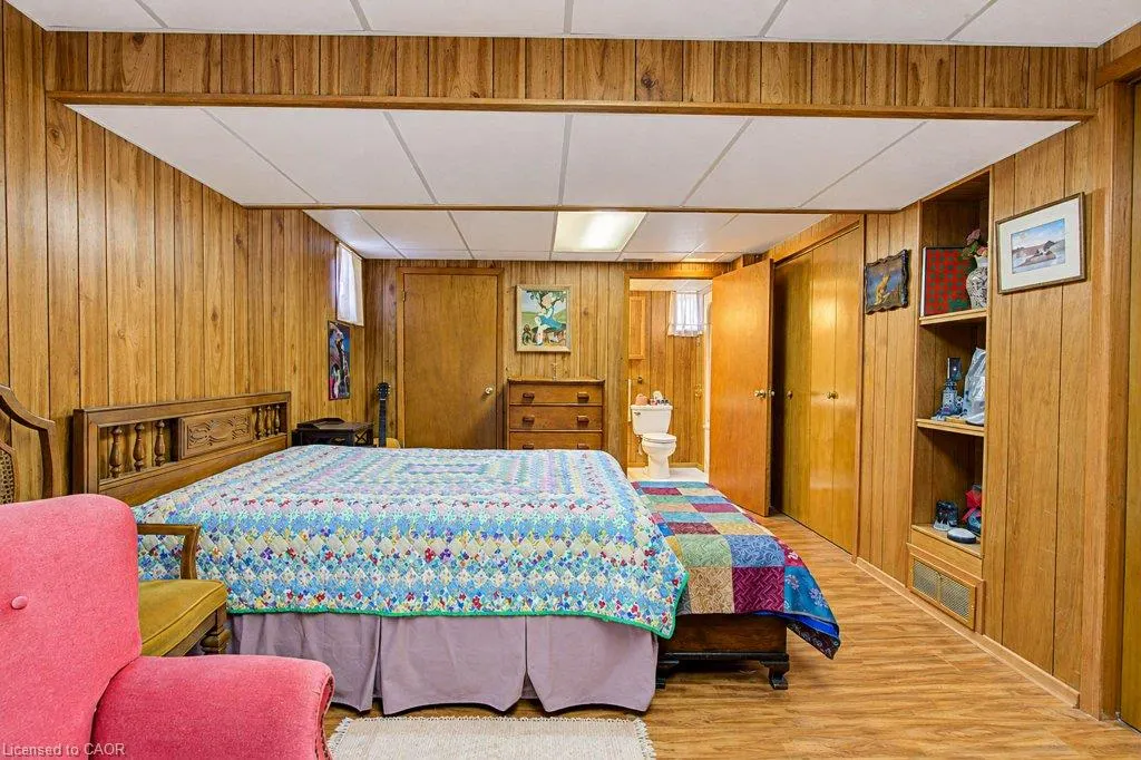 22 Clarke Street W