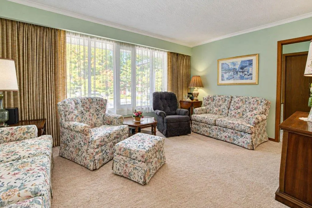 22 Clarke Street W