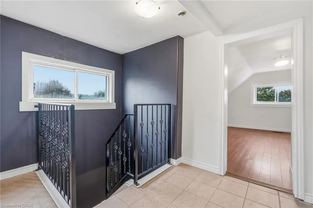 32 Oak Avenue