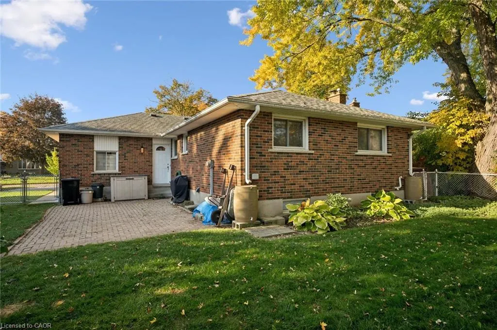 86 Lower Canada Crescent