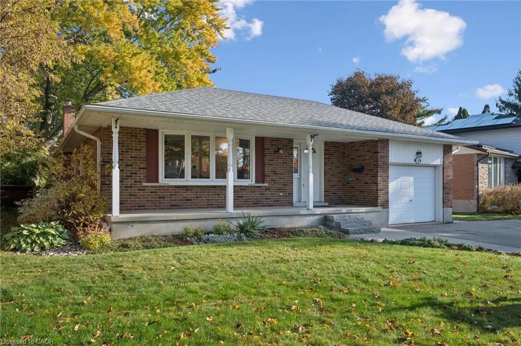 86 Lower Canada Crescent