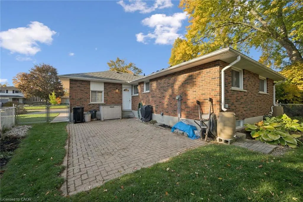 86 Lower Canada Crescent