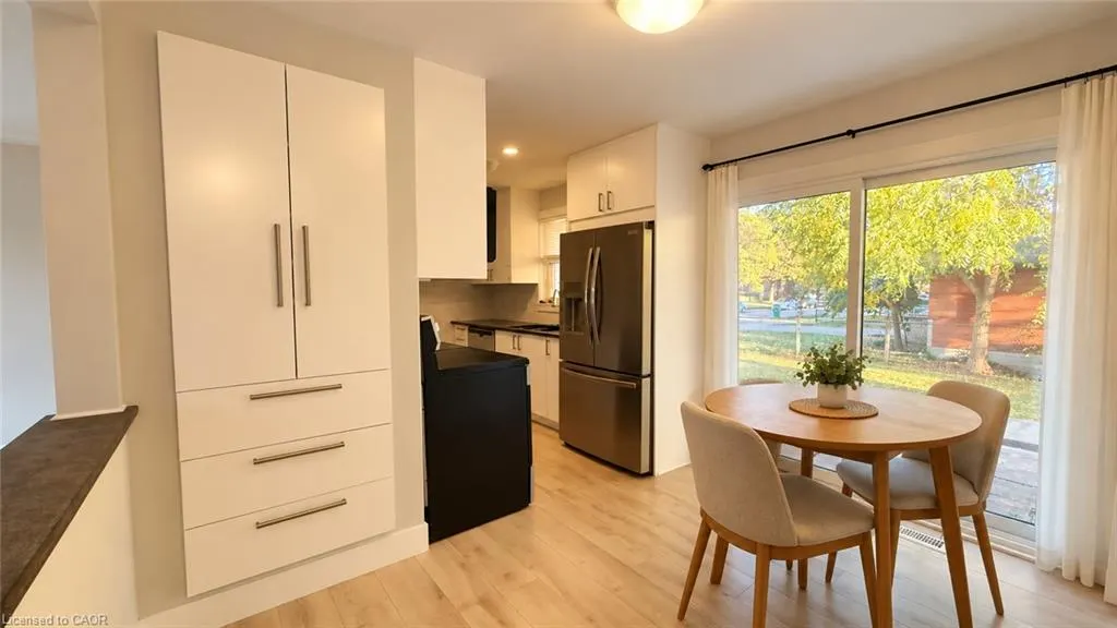 131 Kinzie Avenue #Main Floor