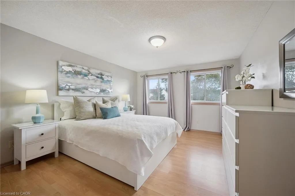 143 Hillbrook Crescent