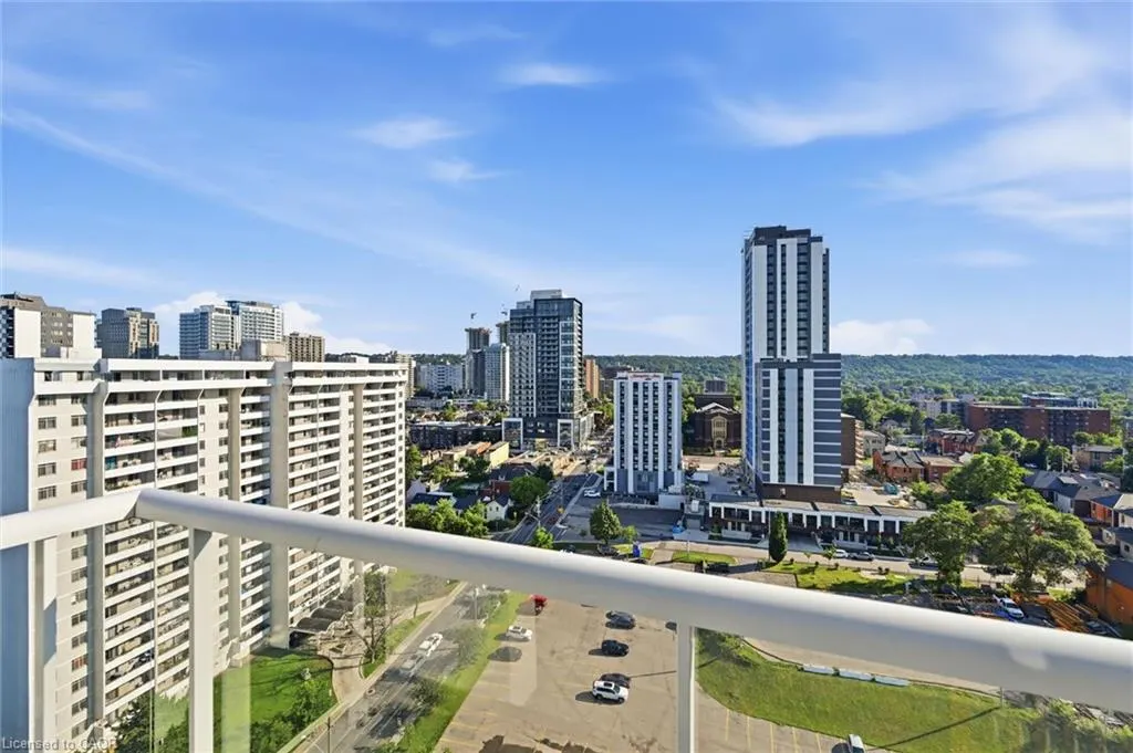 75 Queen Street N #1903