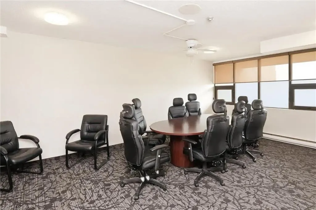 75 Queen Street N #1903