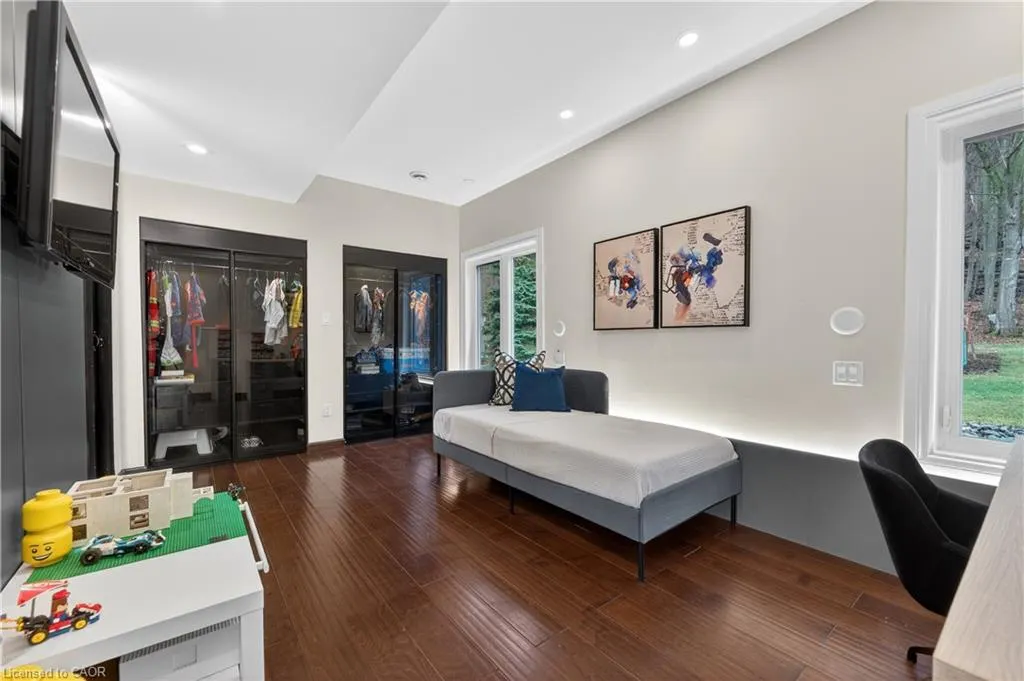 237B Main Street W