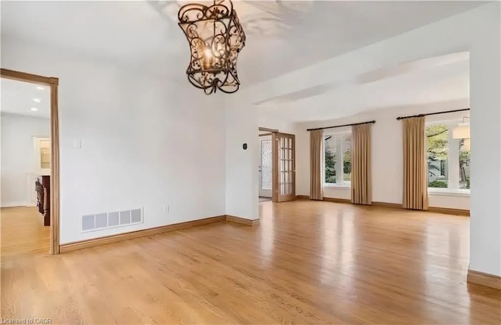 6654 Mockingbird Lane