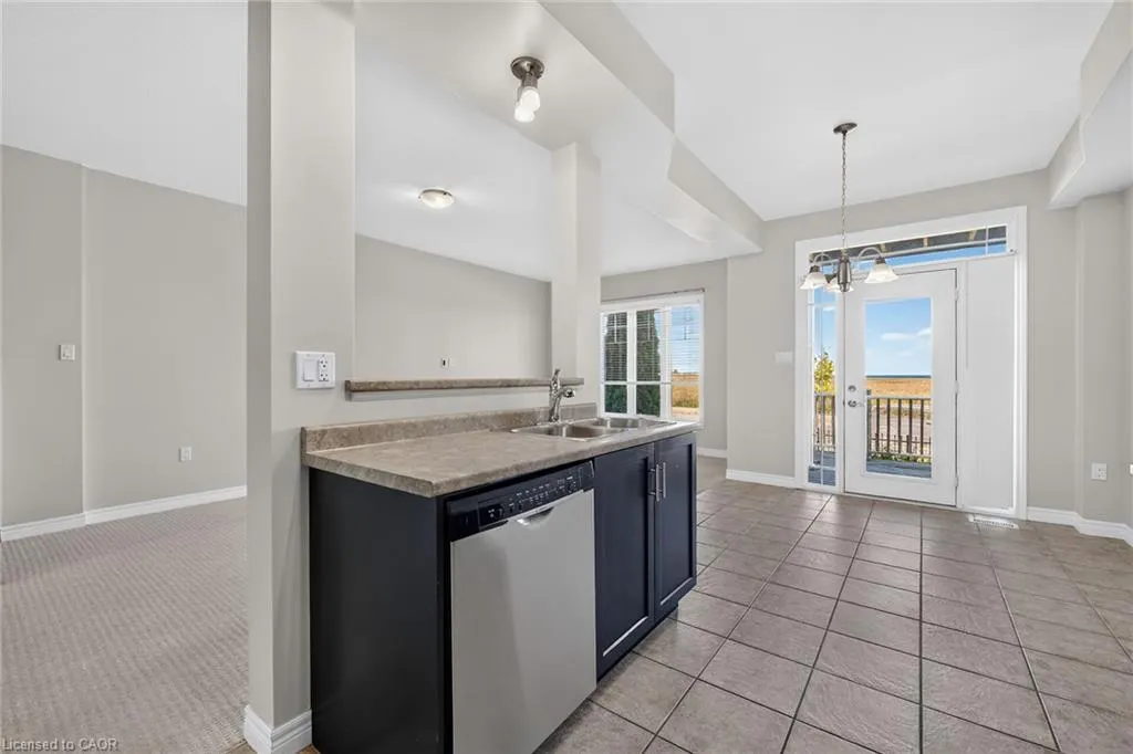 8 Lakelawn Road #22