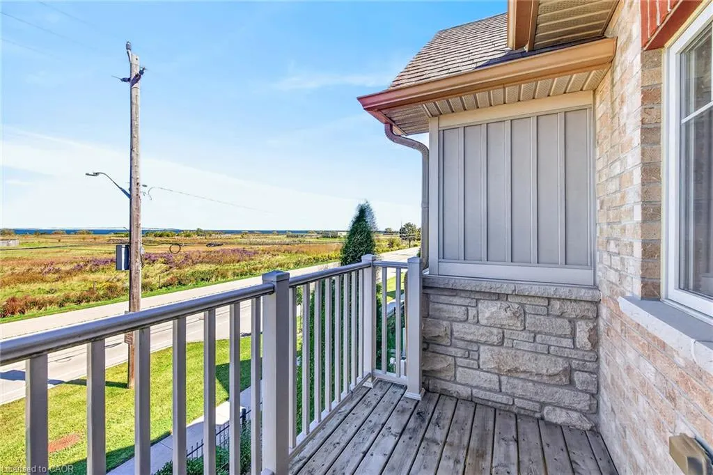 8 Lakelawn Road #22