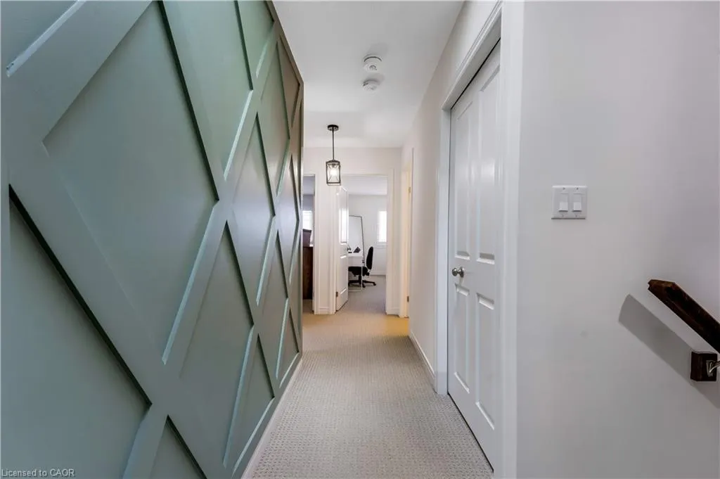 18 Crossbridge Avenue