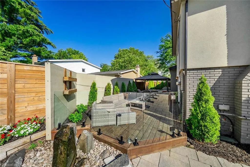 134 Fairwood Place W